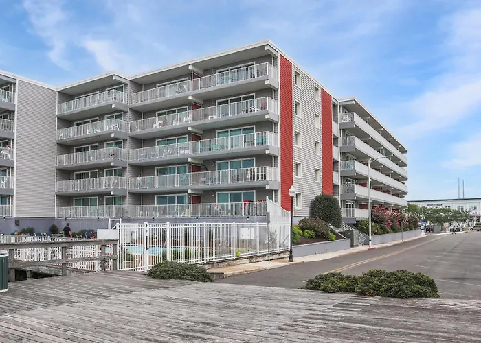 Apartment Beachbox Ii - Panoramic Inlet Views - Bayside Pool - Free Parking - Couple's Corner - Assateague House 411 *